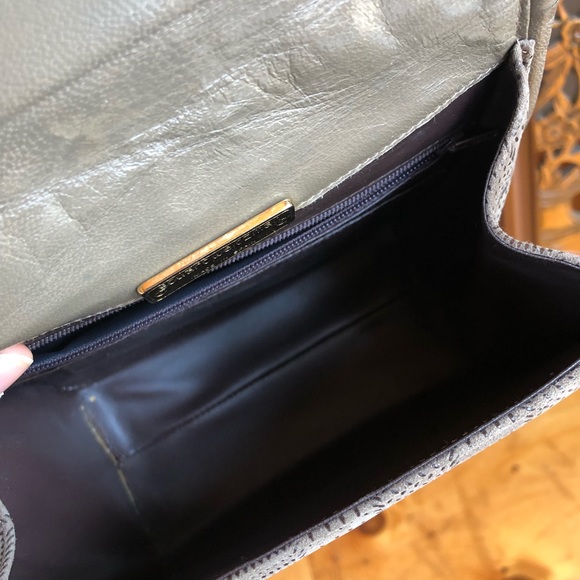 Stuart Weiztman Textured Crossbody Bag - Picture 4 of 7